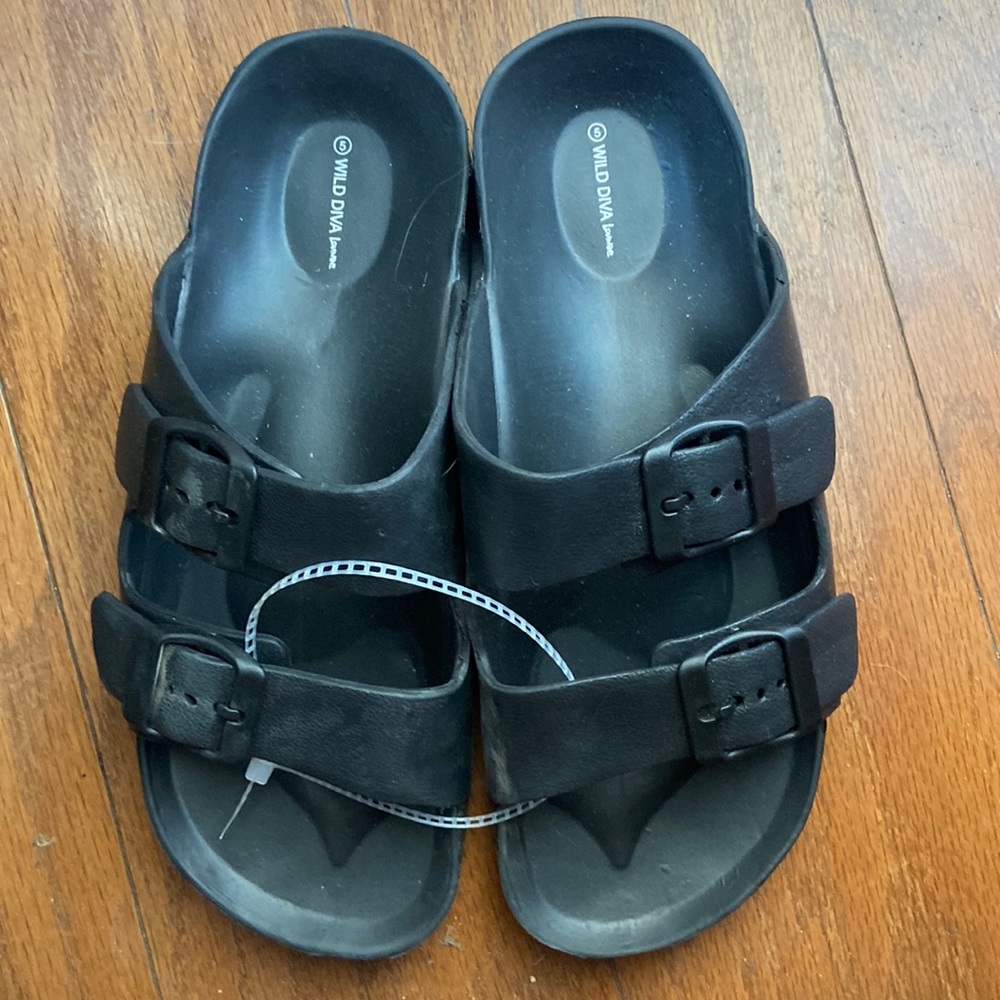 Wild Diva Lounge black sandals. Black, with double buckle. Size 5W